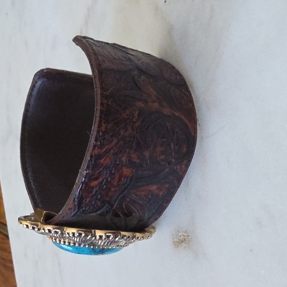Barse turquoise and tooled brown leather cuff bracelet  with silver hardware - Picture 4 of 8